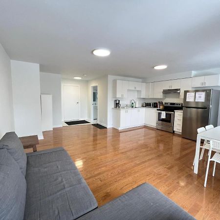 Letitia Heights !B Spacious And Quiet Private Bedroom With Shared Bathroom Barrie Luaran gambar