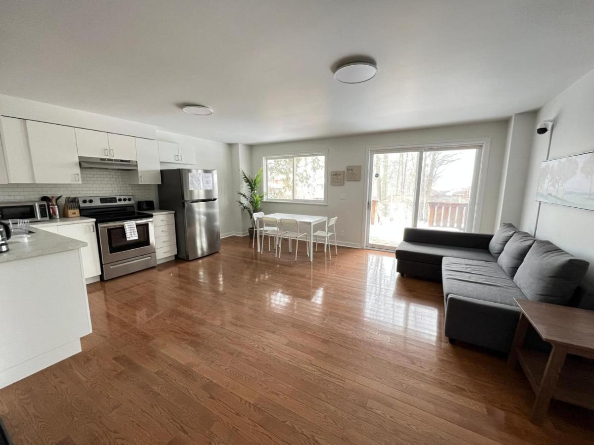 Letitia Heights !B Spacious And Quiet Private Bedroom With Shared Bathroom Barrie Luaran gambar